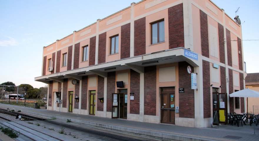 Stazione ferroviaria di Alghero Stazione ferroviaria di Alghero