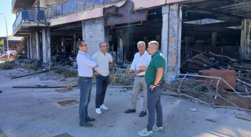 palazzo bruciato palazzo bruciato