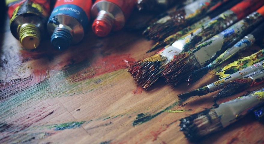Colori ad olio e pennelli per la pittura Colori ad olio e pennelli per la pittura