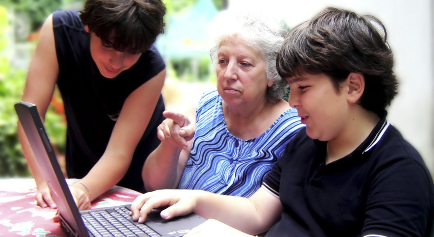 “A spasso nel tempo” per gli anziani algheresi “A spasso nel tempo” per gli anziani algheresi